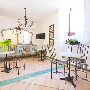 albergo-la-fontanella.sicilyhotelsitaly.net/